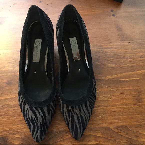 Suede Animal Print Pumps - Picture 5 of 5